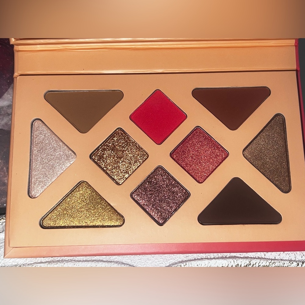 🌅ĀTHR Beauty Desert SunSet Eyeshadow Palette 🌅